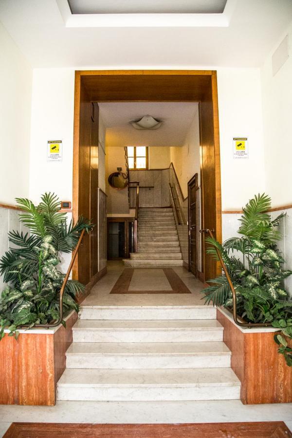 Il Miracolo Di San Gennaro Hotel Napoli Exterior foto
